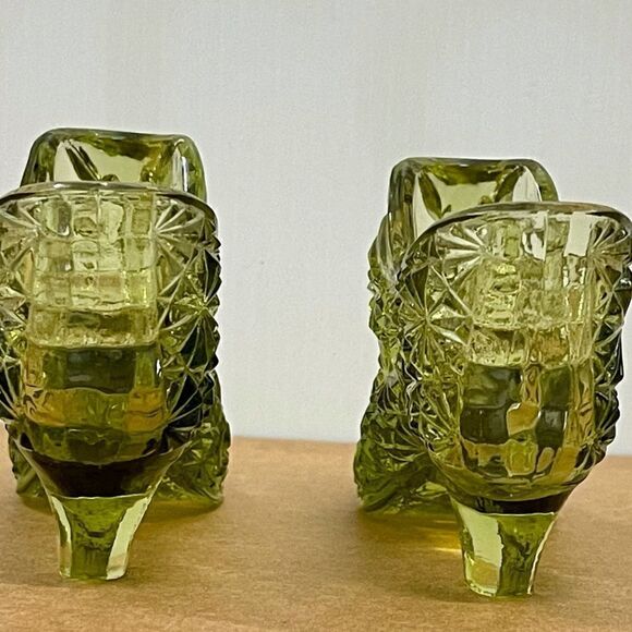 Vintage Clear Avocado Green Starburst Pinwheel Fan Pressed Art Glass Shoes - Picture 12 of 16